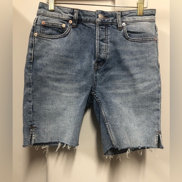 Free people button fly Bermuda boho distressed denim shorts size 26 - Picture 13 of 13